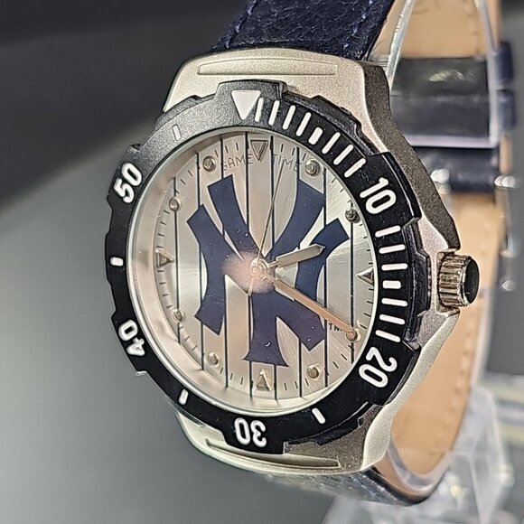Game Time New York Yankees Agent Series Watch Analog Blue Italian Leather Band - Picture 4 of 12